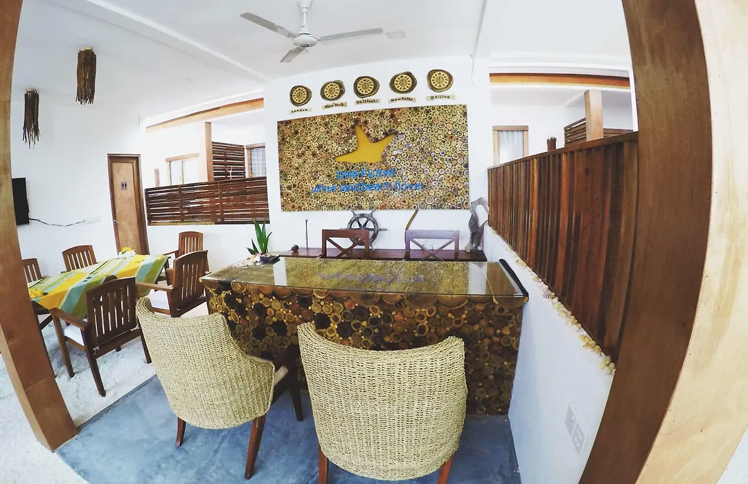 Dhiffushi White Sand Beach-1